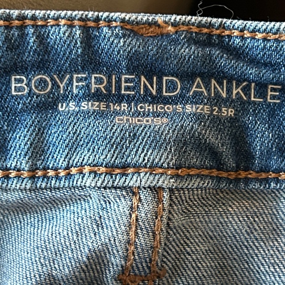 Chico's Light Blue Distressed Boyfriend Ankle Jeans Size 14 R (2.5) - Picture 5 of 7